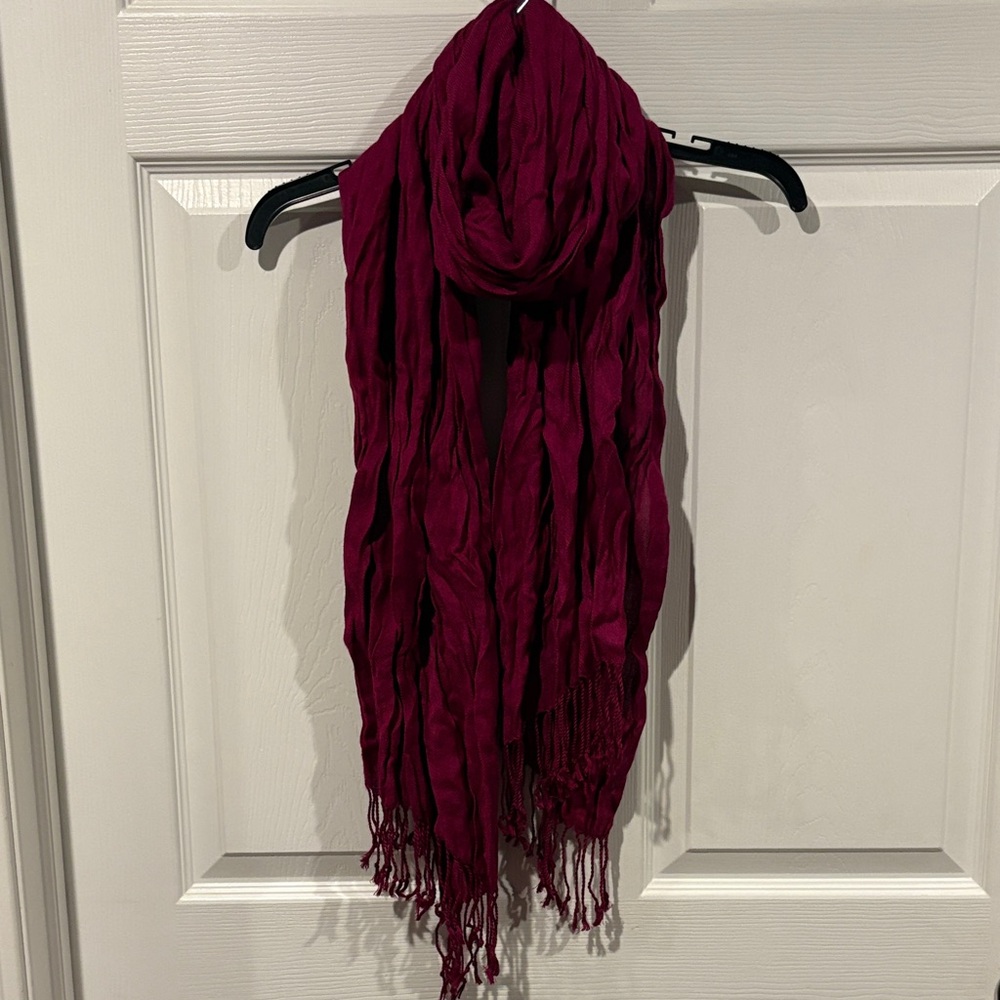 Knot-Detail Berry Fringe Scarf